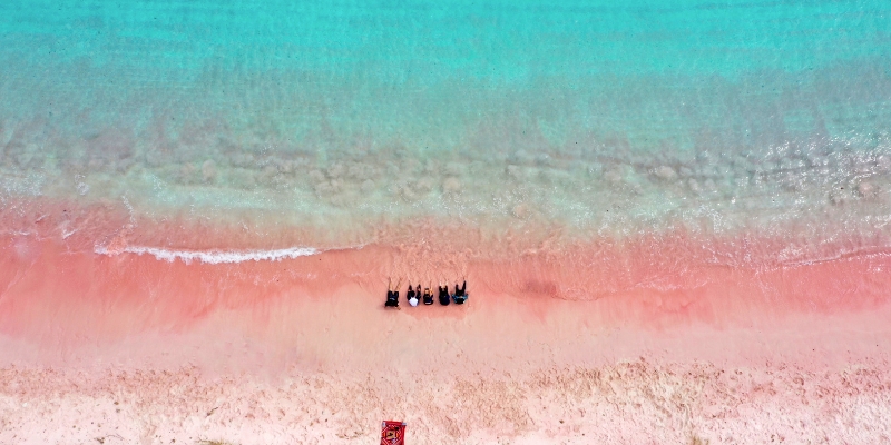 Rosafarbener Strand auf Kreta